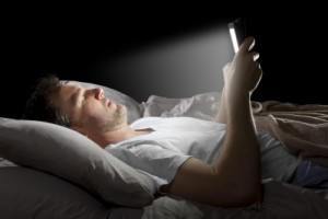 usar el móvil por la noche es malo