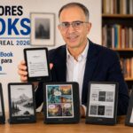 Comparativa de los mejores lectores de ebooks: Kindle, Paperwhite, Kobo y BOOX sobre una mesa, con el texto 'Leer en eBook es bueno para tu vista'